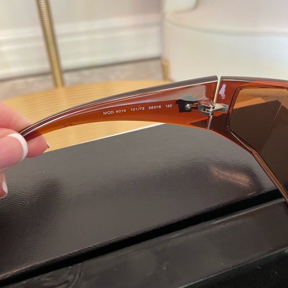 ❌SOLD❌Versace Sunglasses - Picture 4 of 9